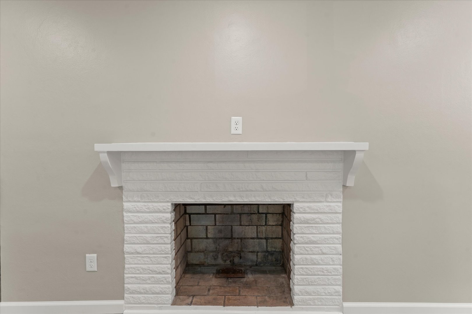 1307 S Western Avenue Property Photo 7