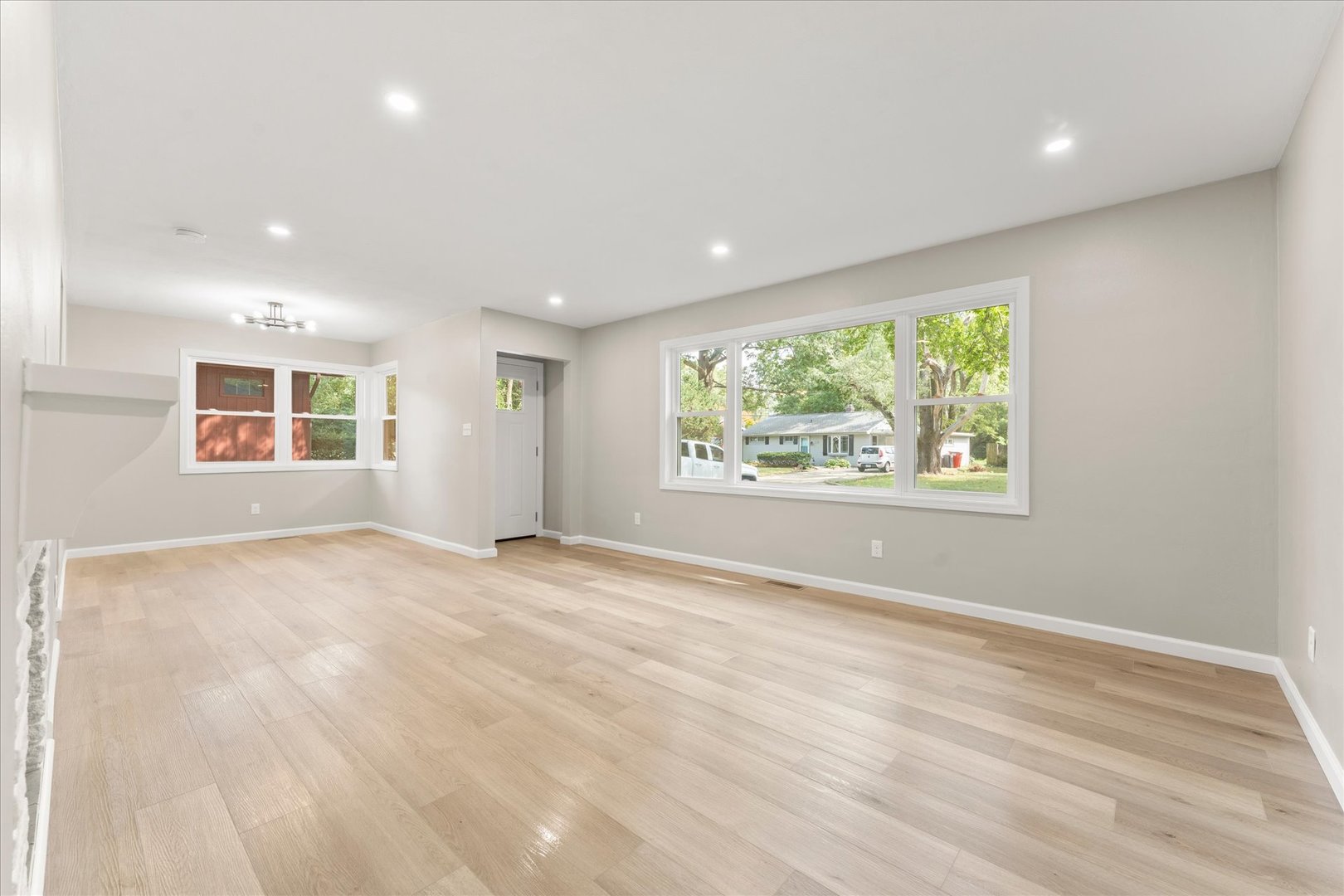 1307 S Western Avenue Property Photo 8