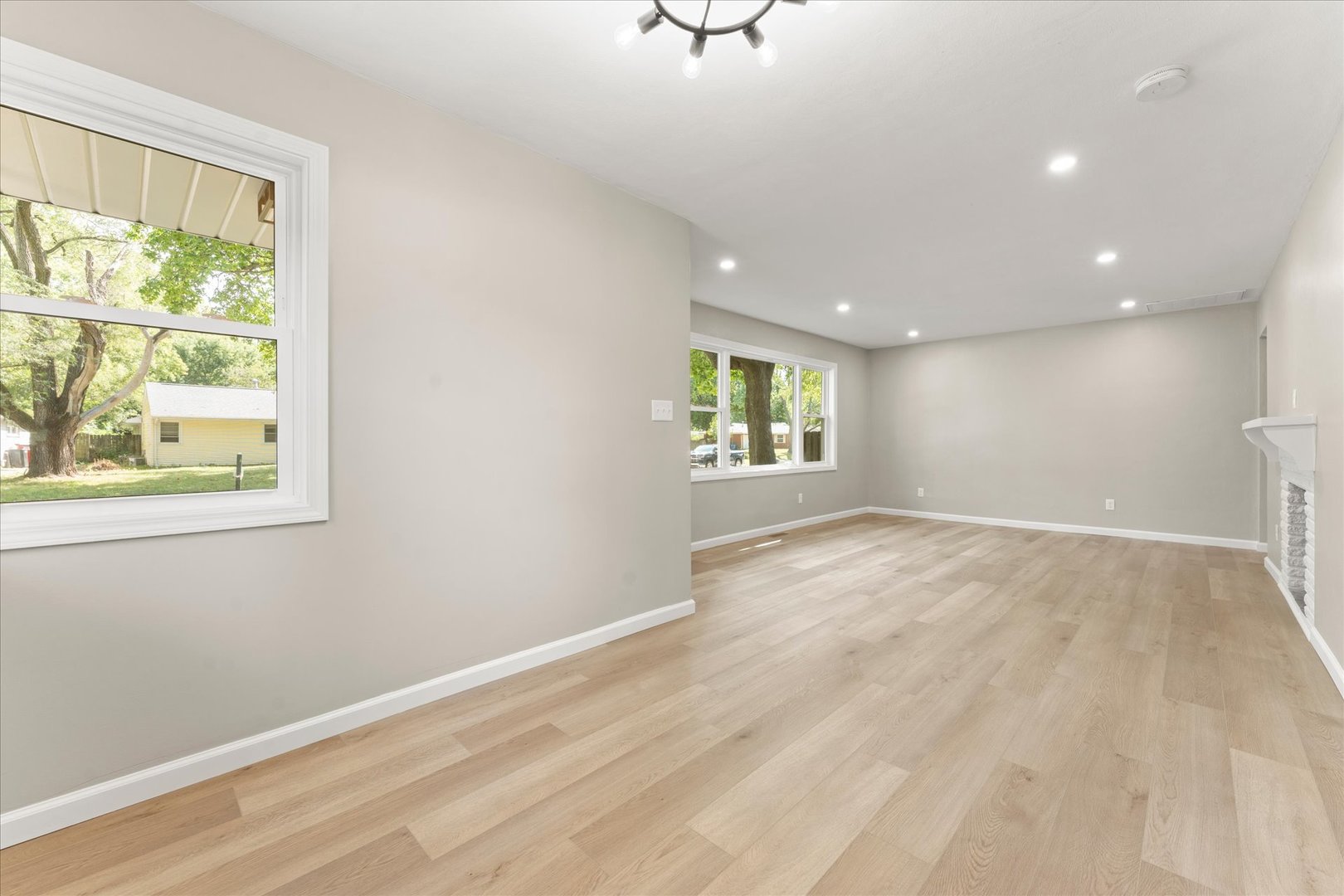 1307 S Western Avenue Property Photo 12
