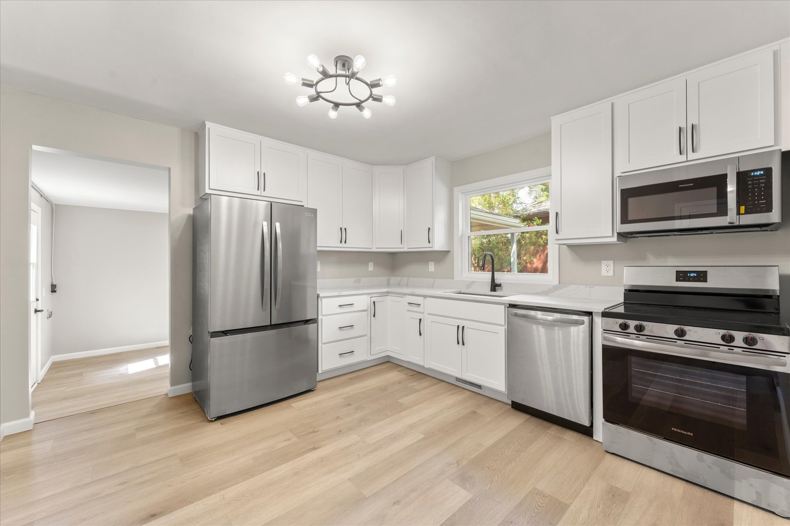 1307 S Western Avenue Property Photo 15