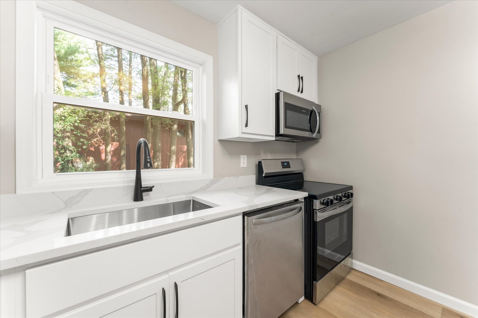 1307 S Western Avenue Property Photo 18