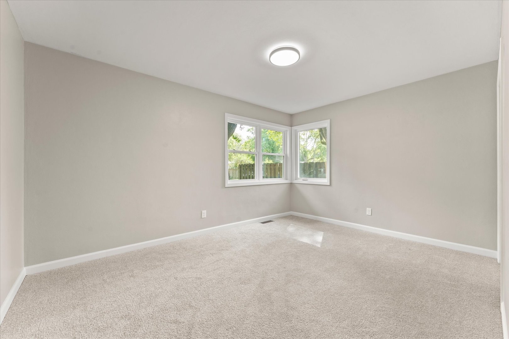 1307 S Western Avenue Property Photo 21