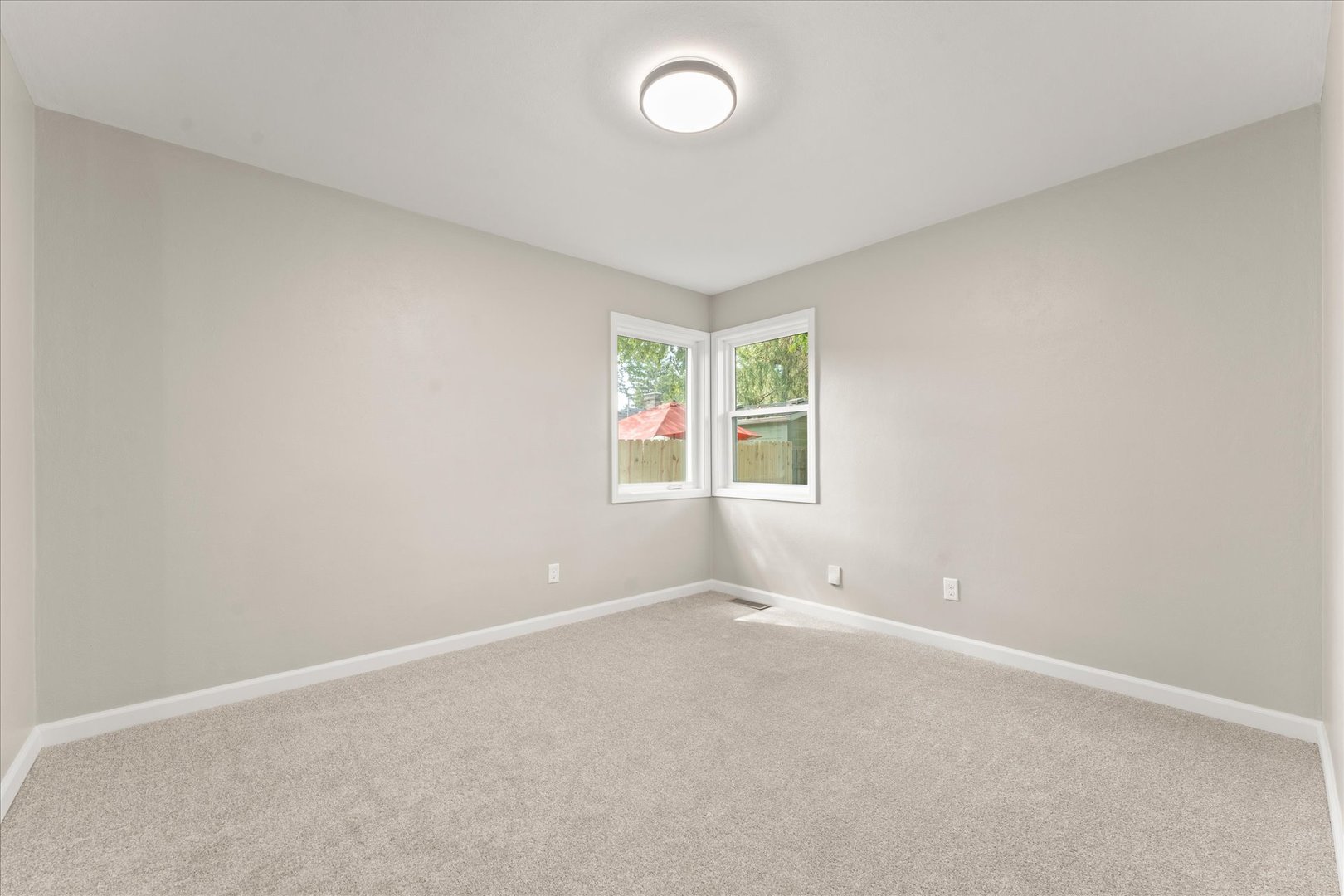 1307 S Western Avenue Property Photo 22