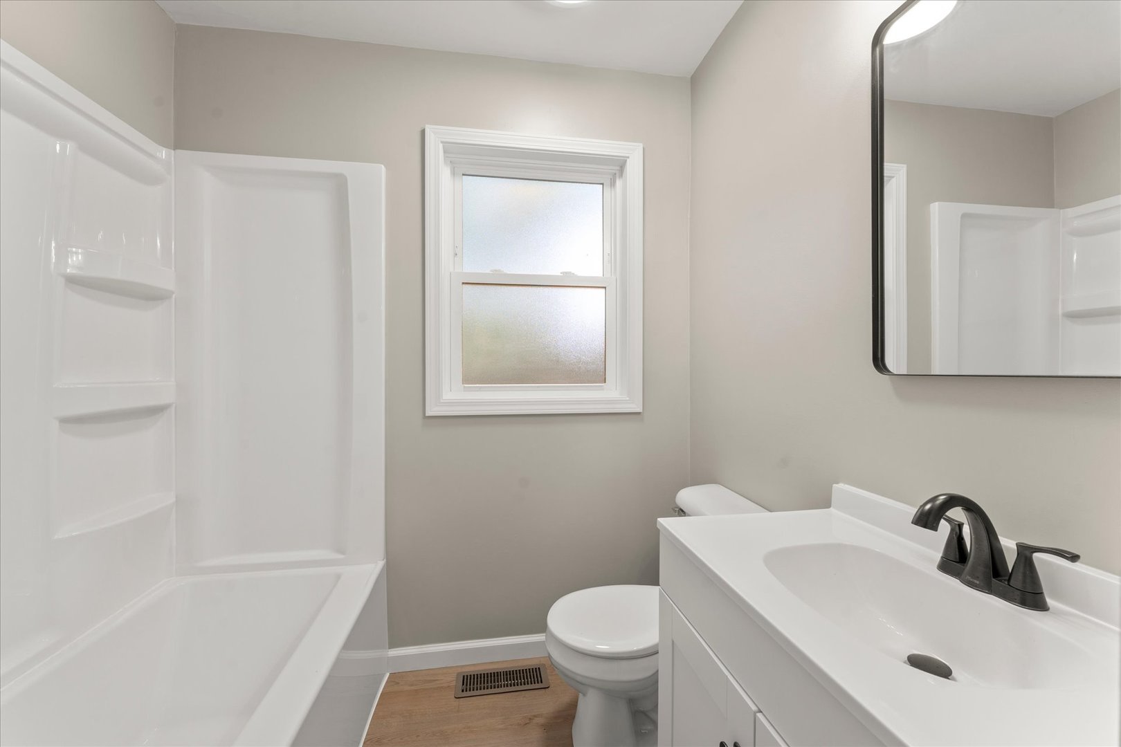 1307 S Western Avenue Property Photo 23
