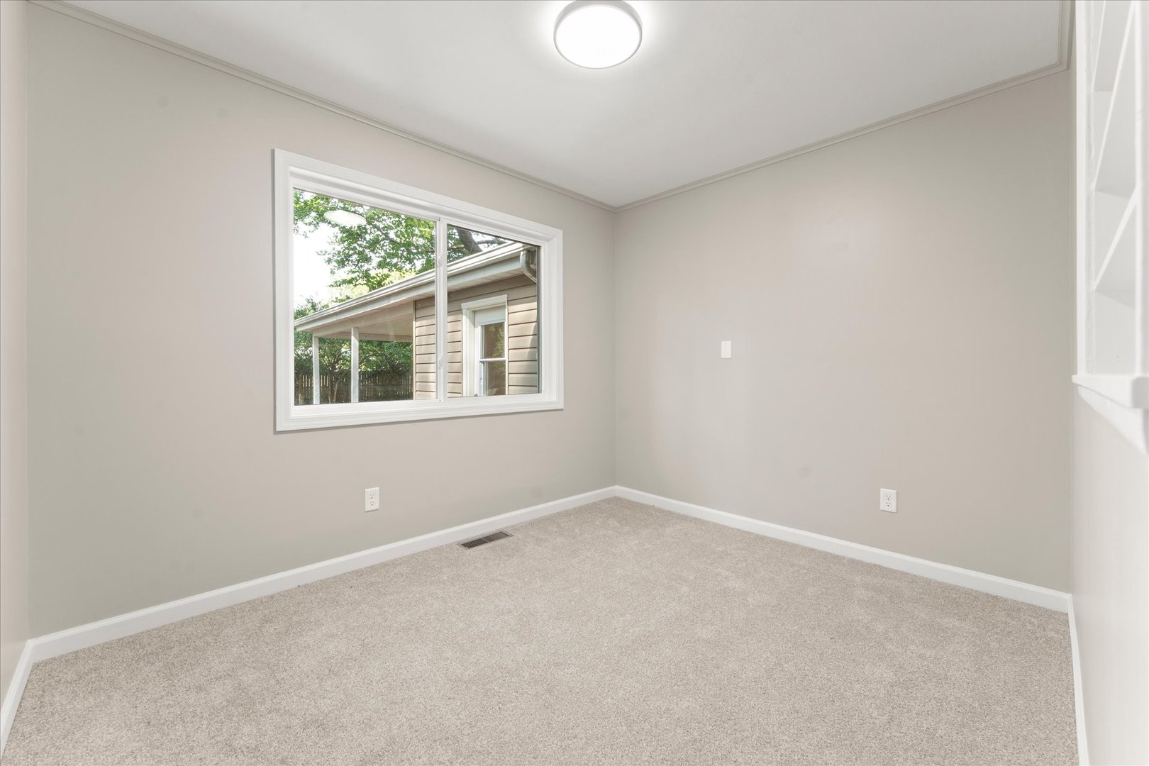 1307 S Western Avenue Property Photo 24