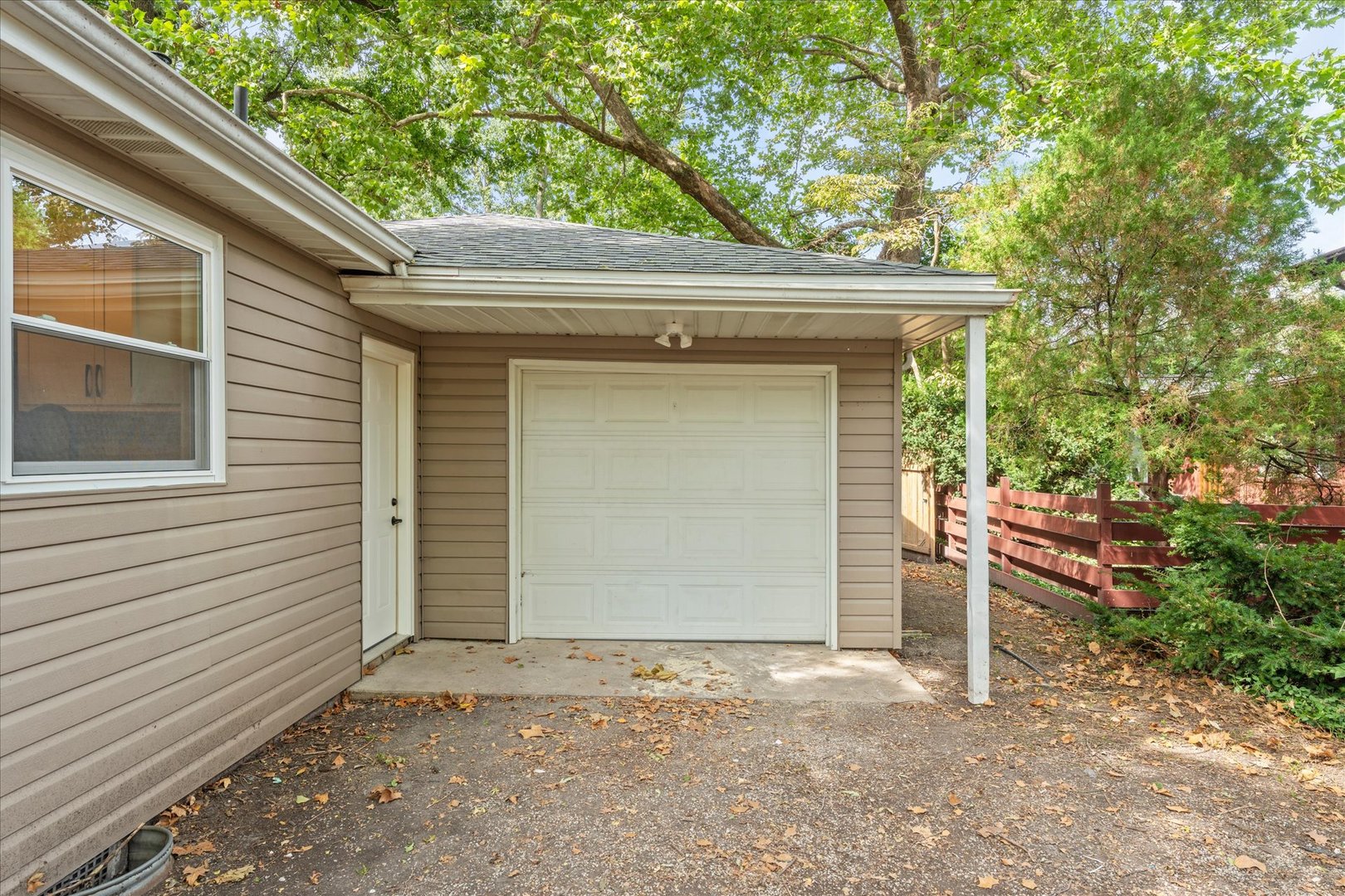 1307 S Western Avenue Property Photo 29