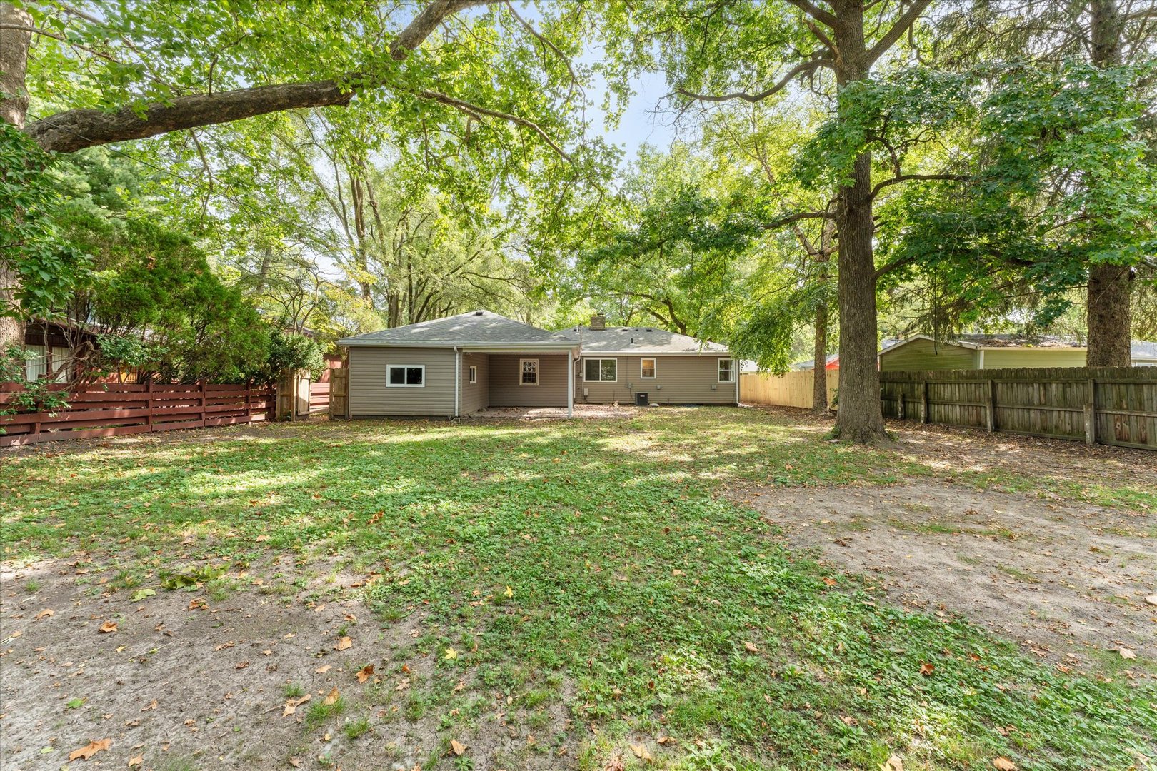 1307 S Western Avenue Property Photo 33