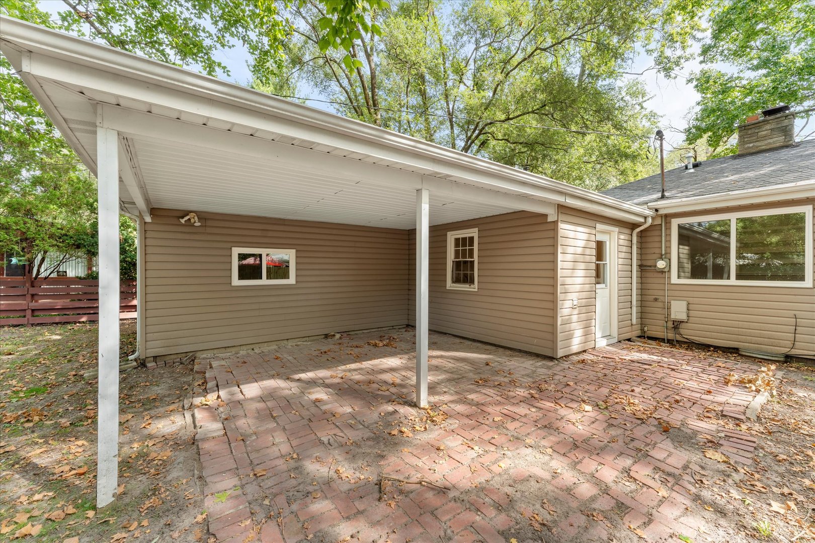 1307 S Western Avenue Property Photo 36