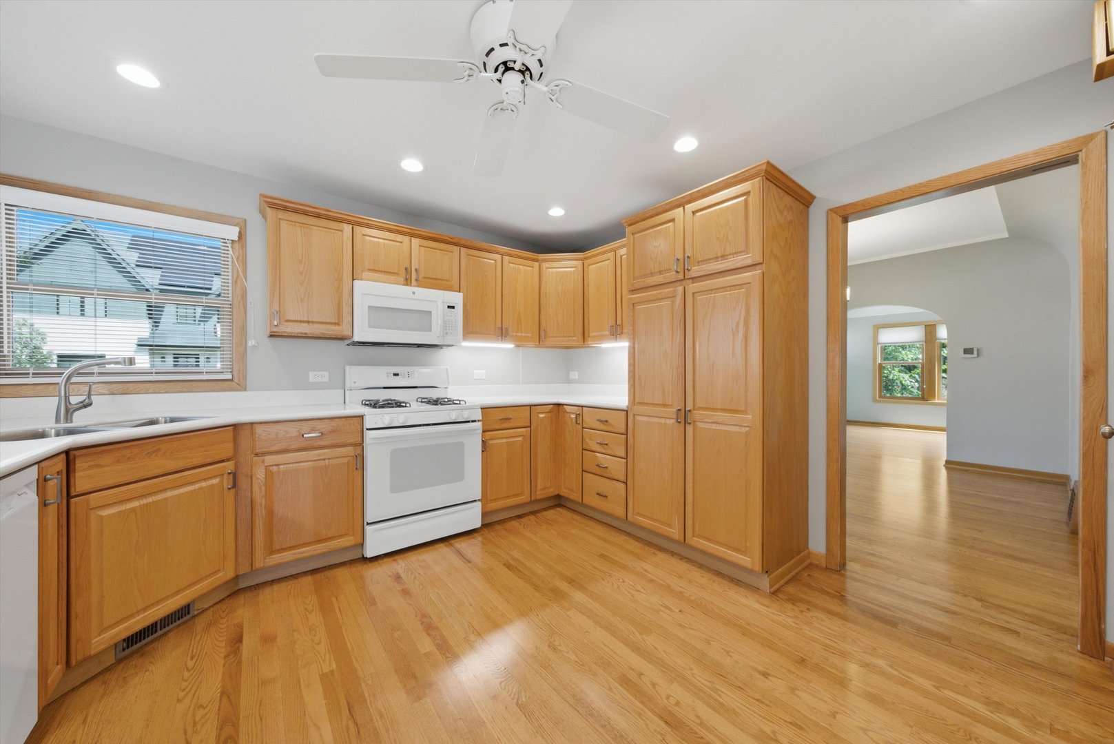 586 S Hawthorne Avenue Property Photo 11