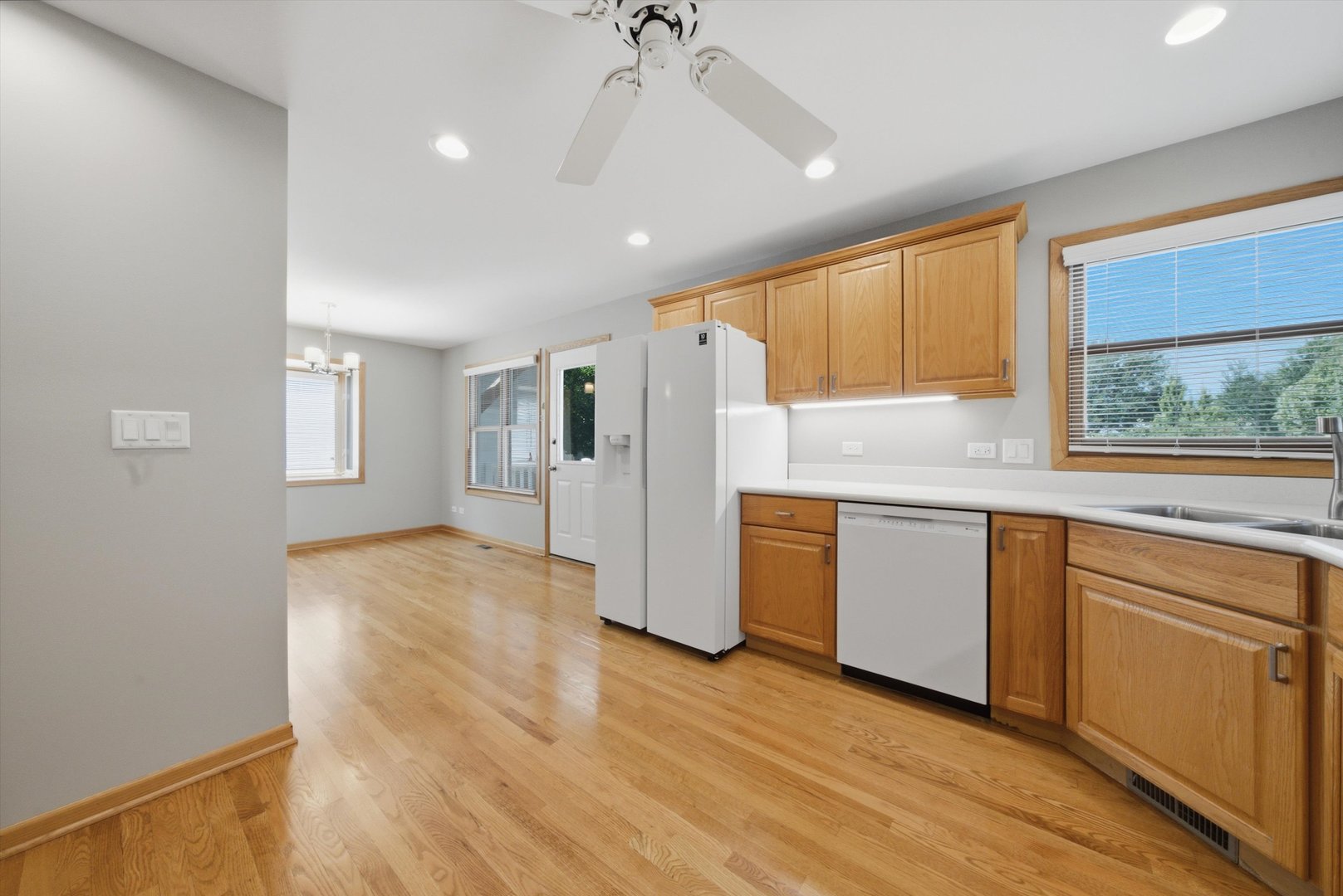 586 S Hawthorne Avenue Property Photo 13