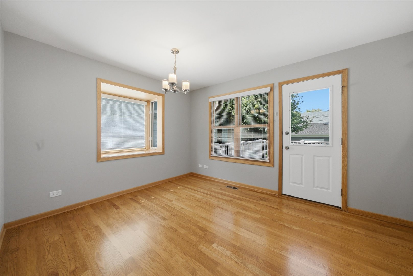 586 S Hawthorne Avenue Property Photo 17