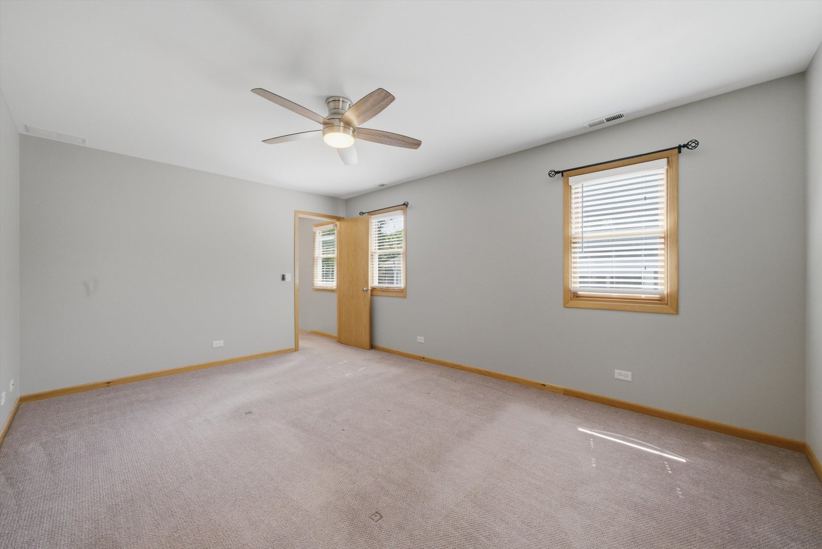 586 S Hawthorne Avenue Property Photo 20