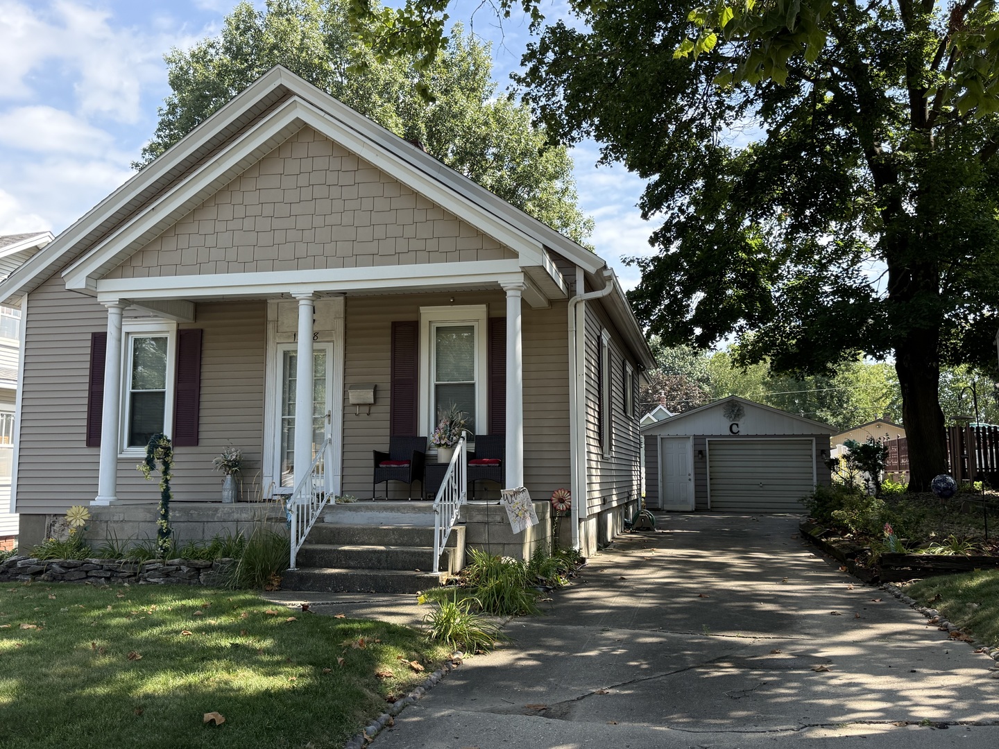 1328 Campbell Avenue Property Photo 2