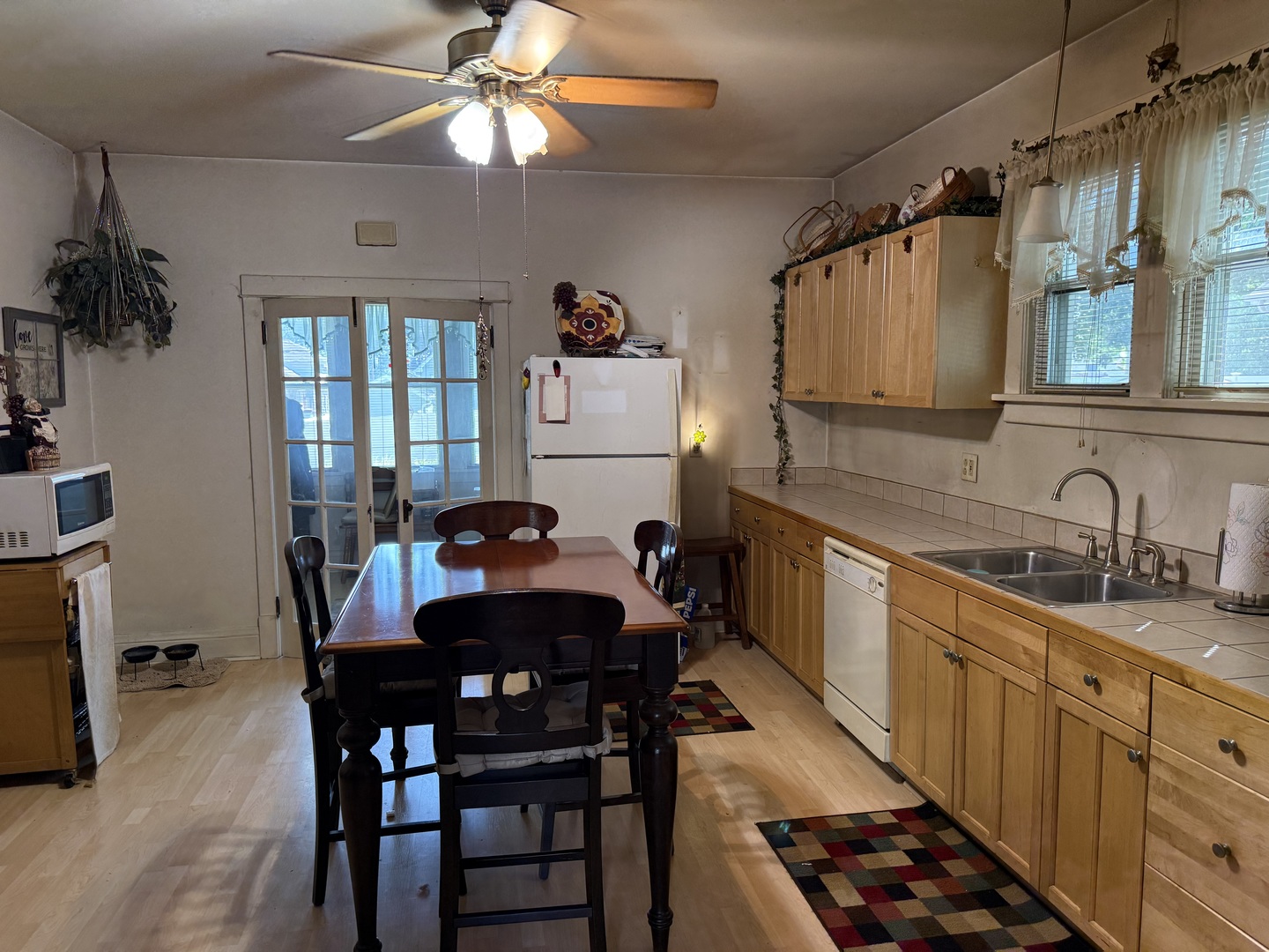 1328 Campbell Avenue Property Photo 5