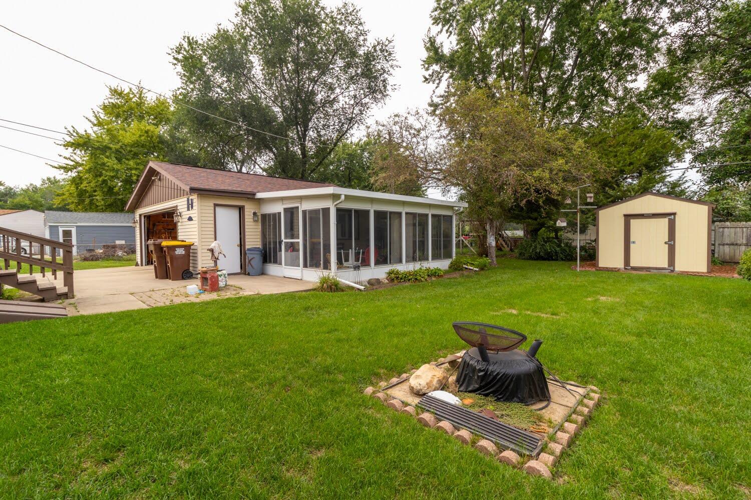 210 E Greenview Avenue Property Photo 21