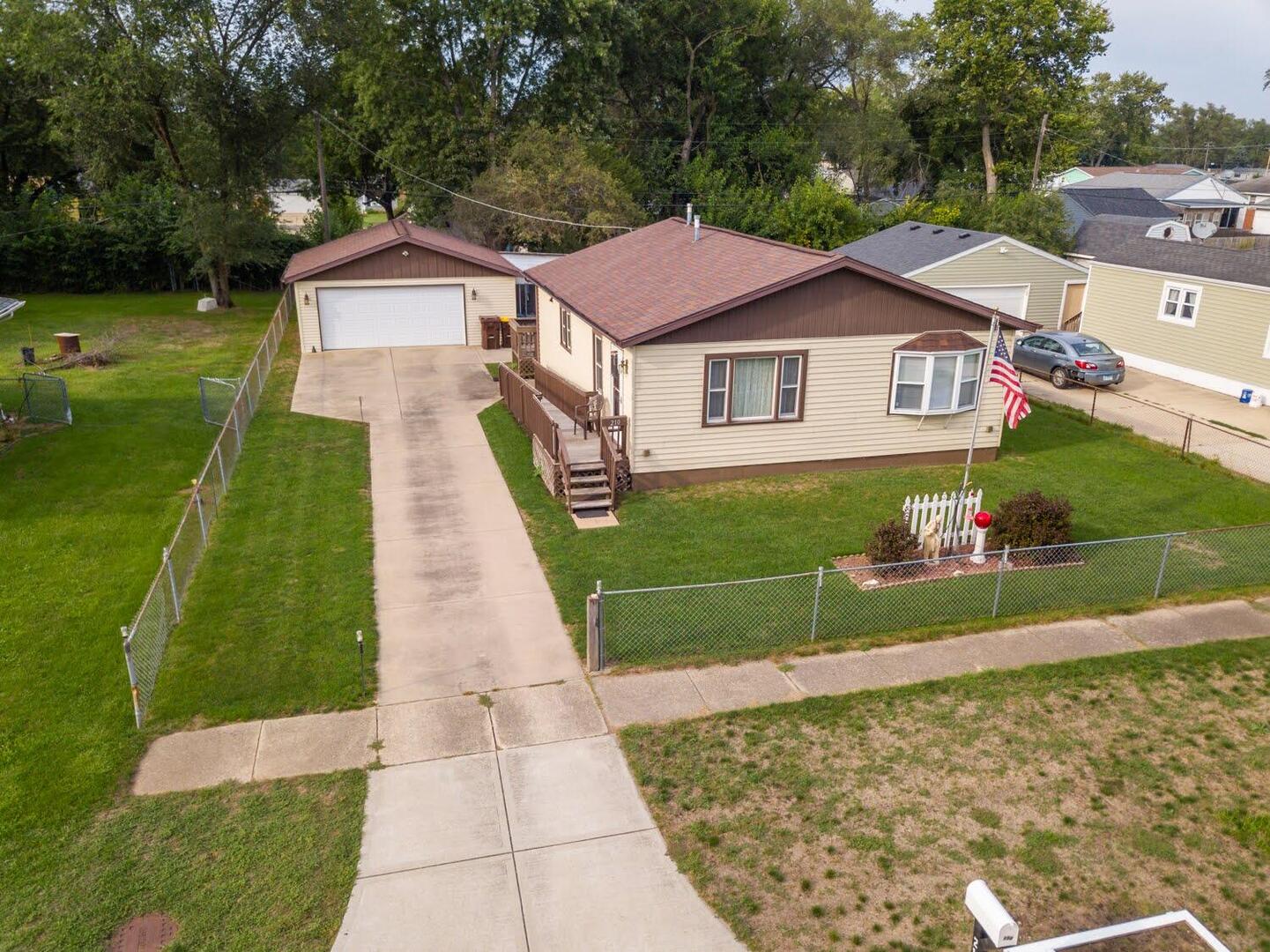 210 E Greenview Avenue Property Photo 23