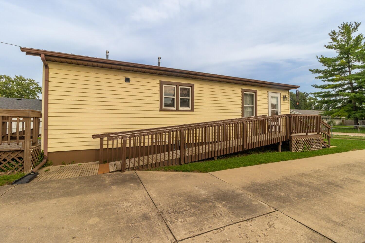 210 E Greenview Avenue Property Photo 32