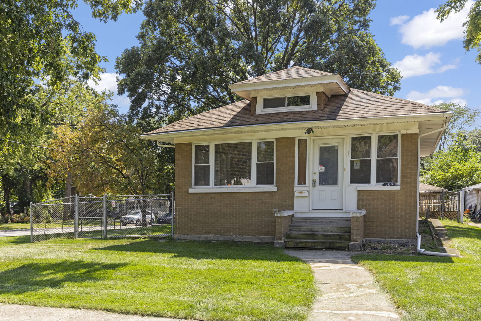 329 E 5th Street Property Photo 1