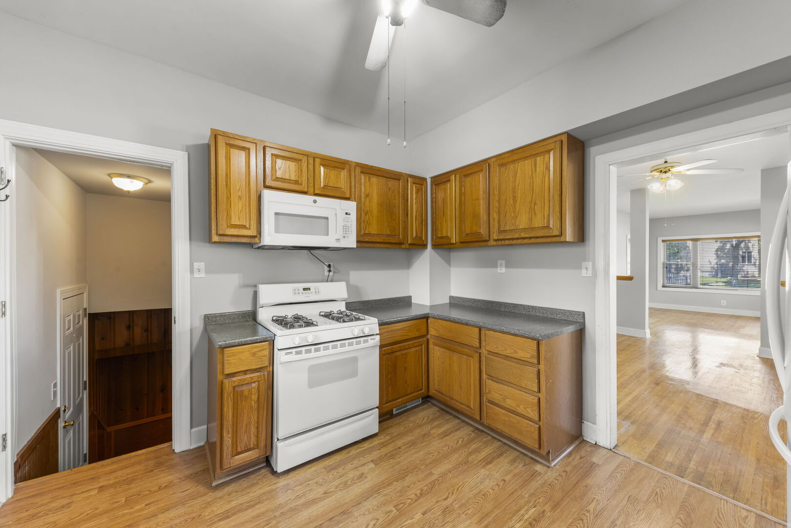 329 E 5th Street Property Photo 10