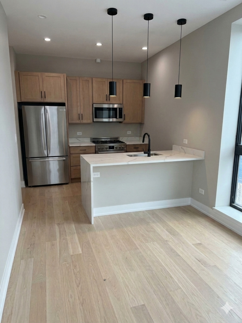 1073 W Polk Street 2 Property Photo 2
