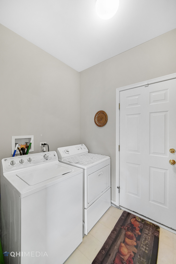 3569 Charlemaine Drive Property Photo 12