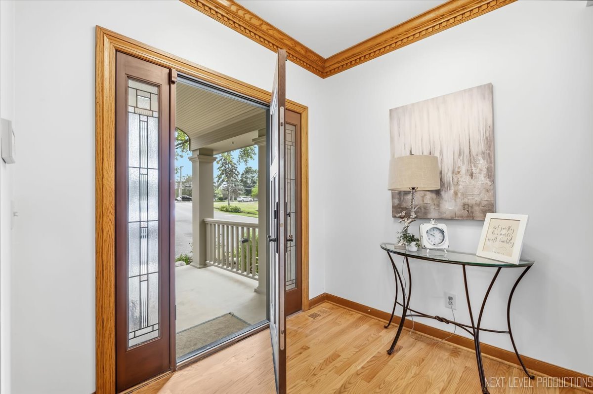 3663 Wolf Road Property Photo 14