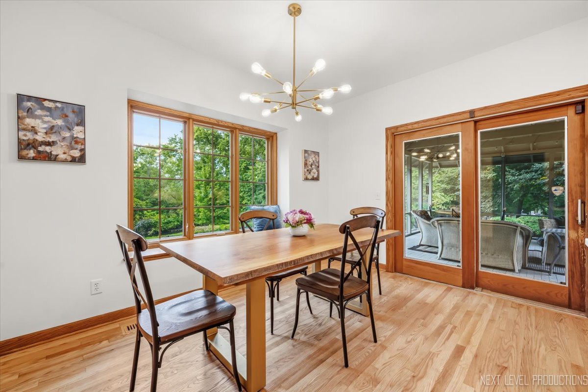 3663 Wolf Road Property Photo 15