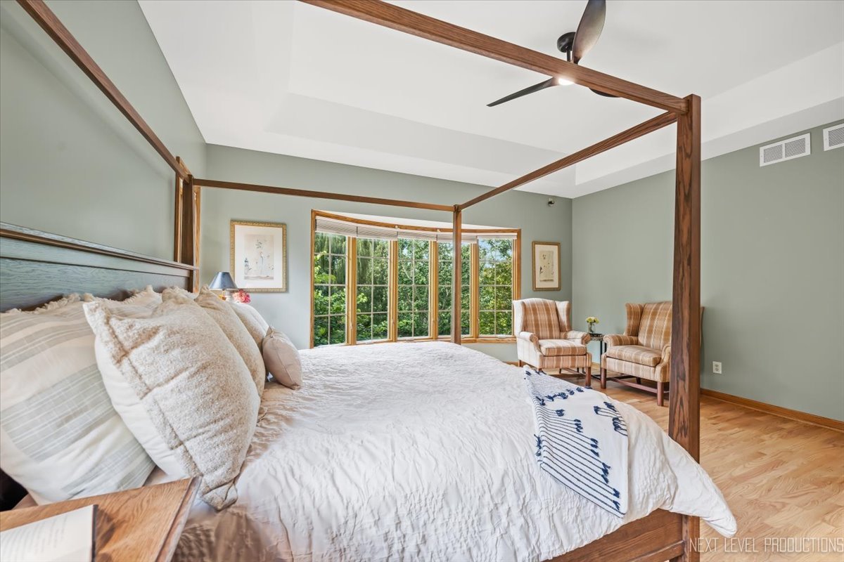 3663 Wolf Road Property Photo 23