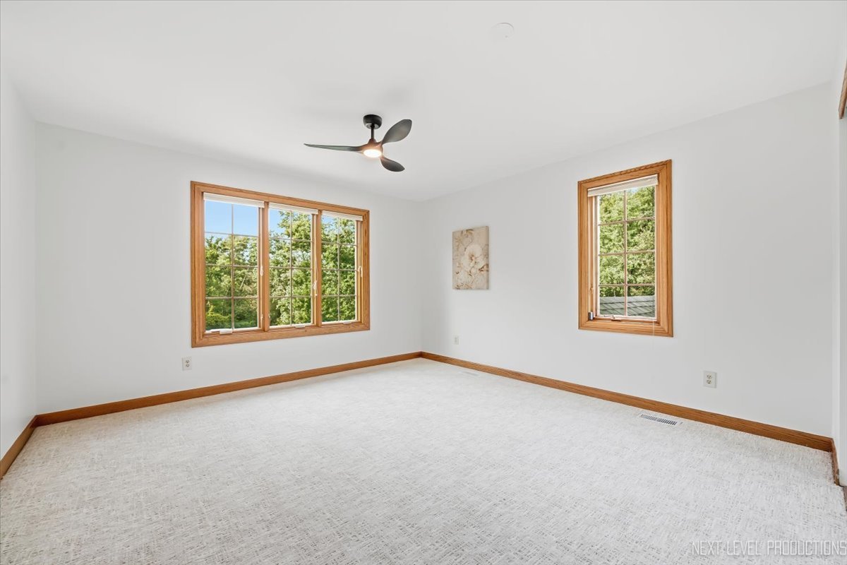 3663 Wolf Road Property Photo 33