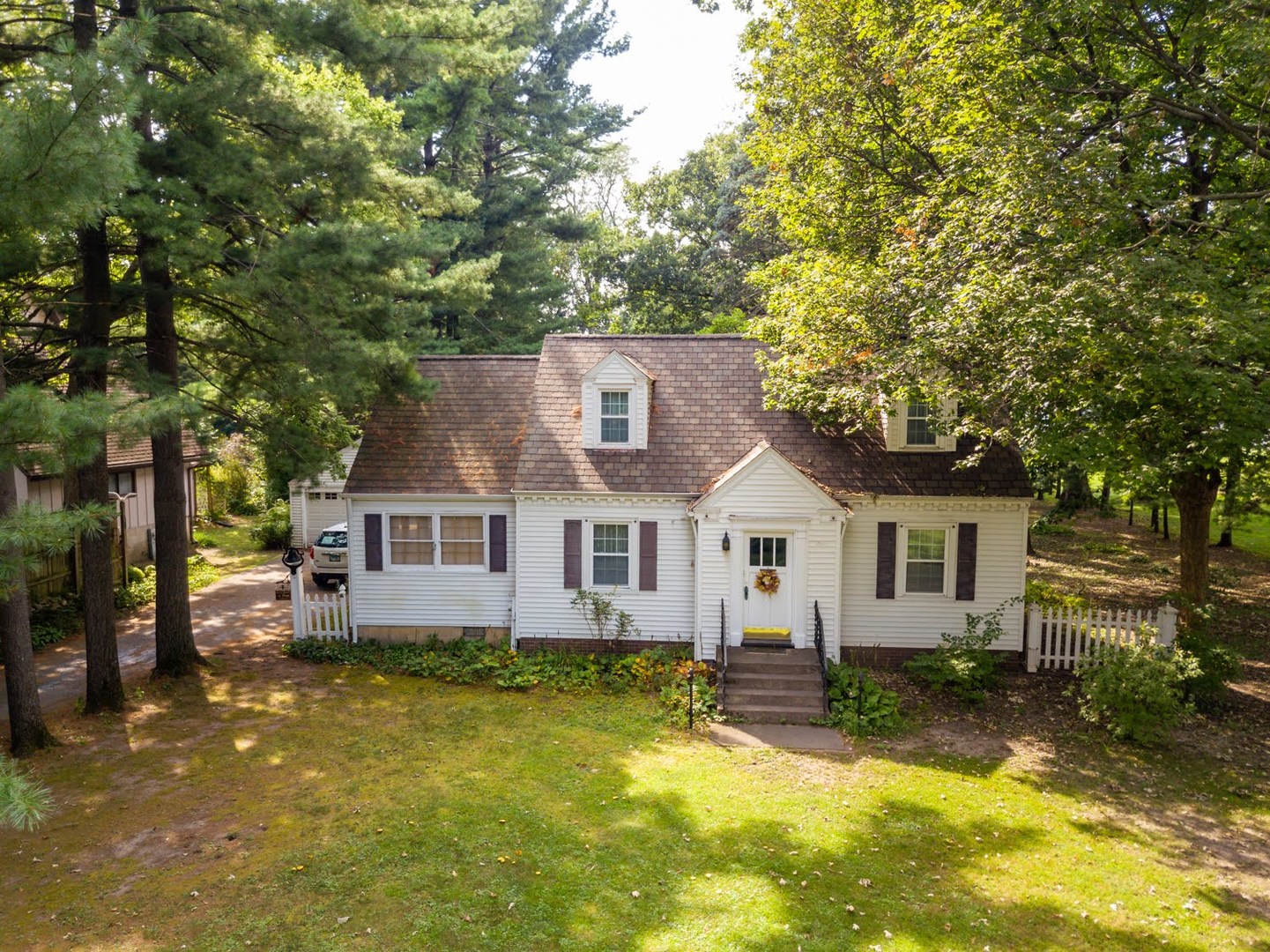 1409 Geneva Avenue Property Photo 1