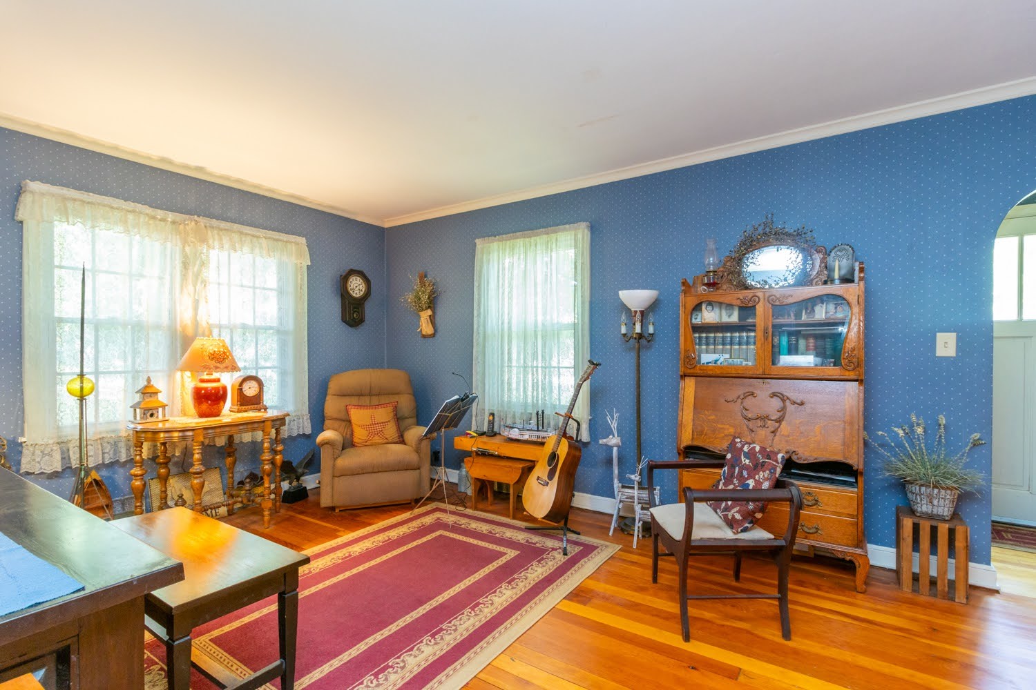 1409 Geneva Avenue Property Photo 3