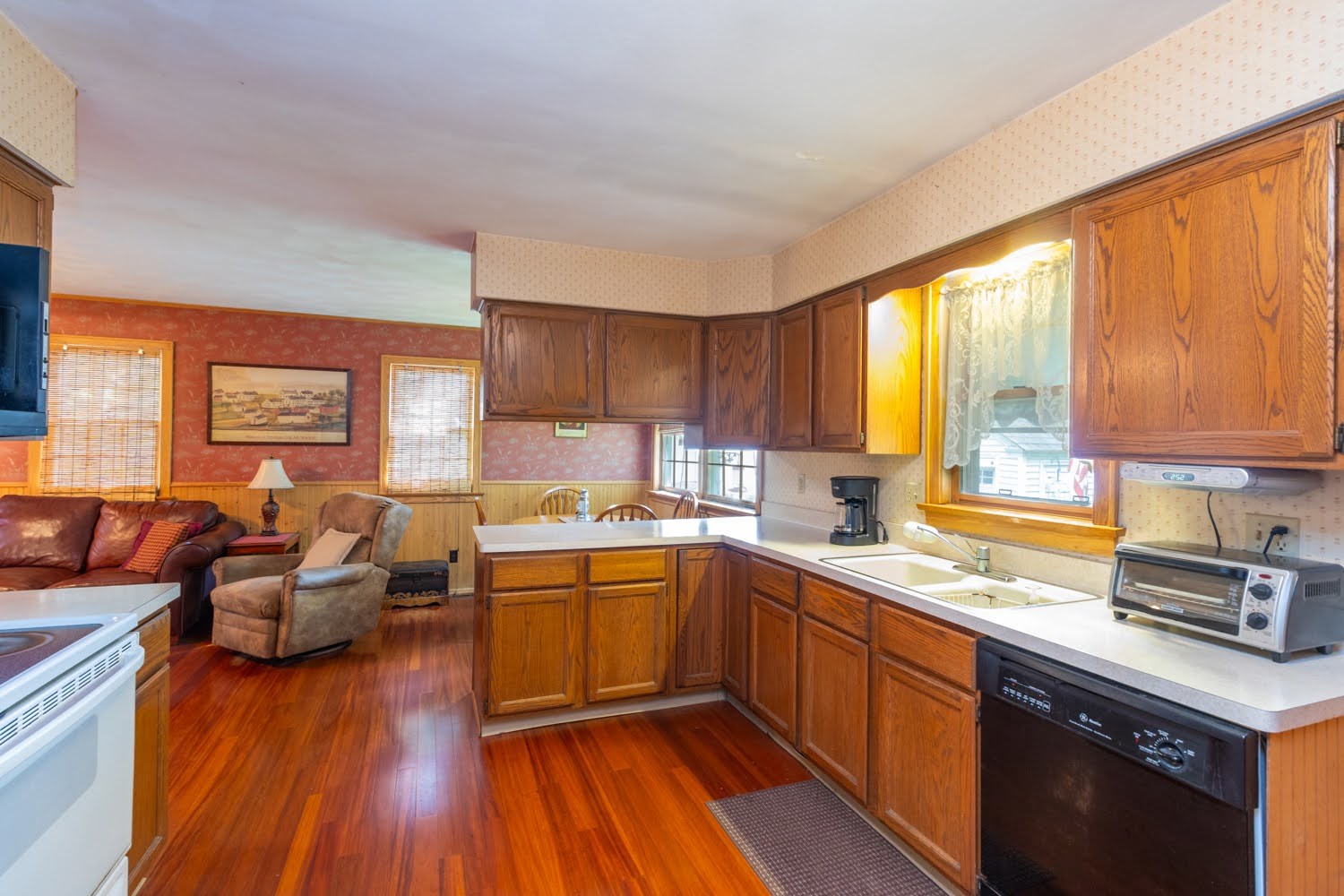 1409 Geneva Avenue Property Photo 11