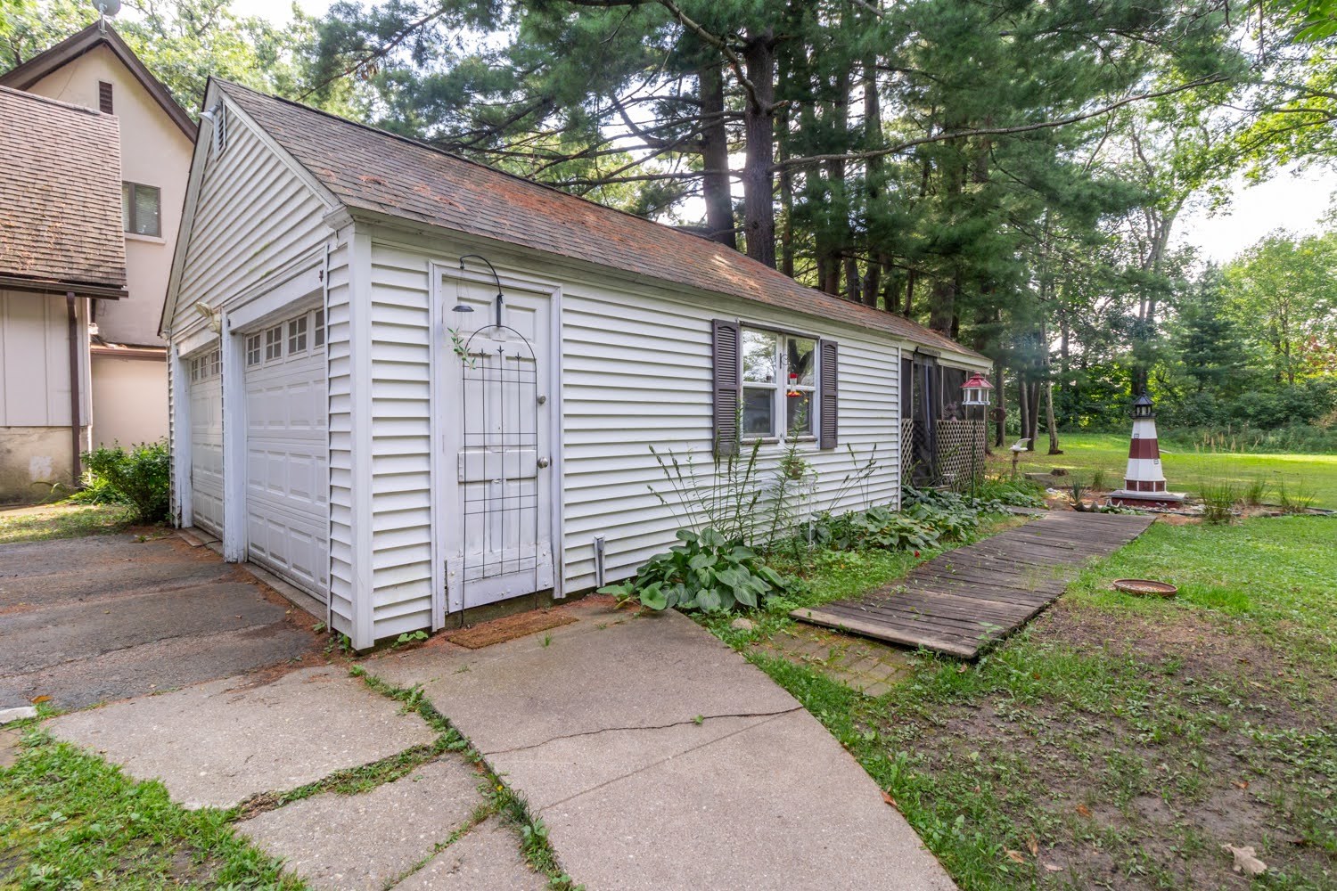 1409 Geneva Avenue Property Photo 27