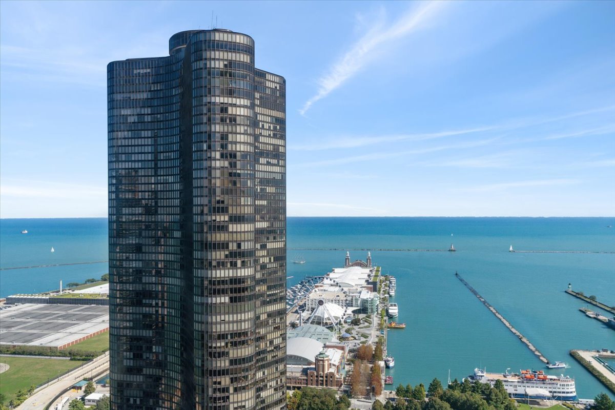 474 N Lake Shore Drive 5006 Property Photo 2