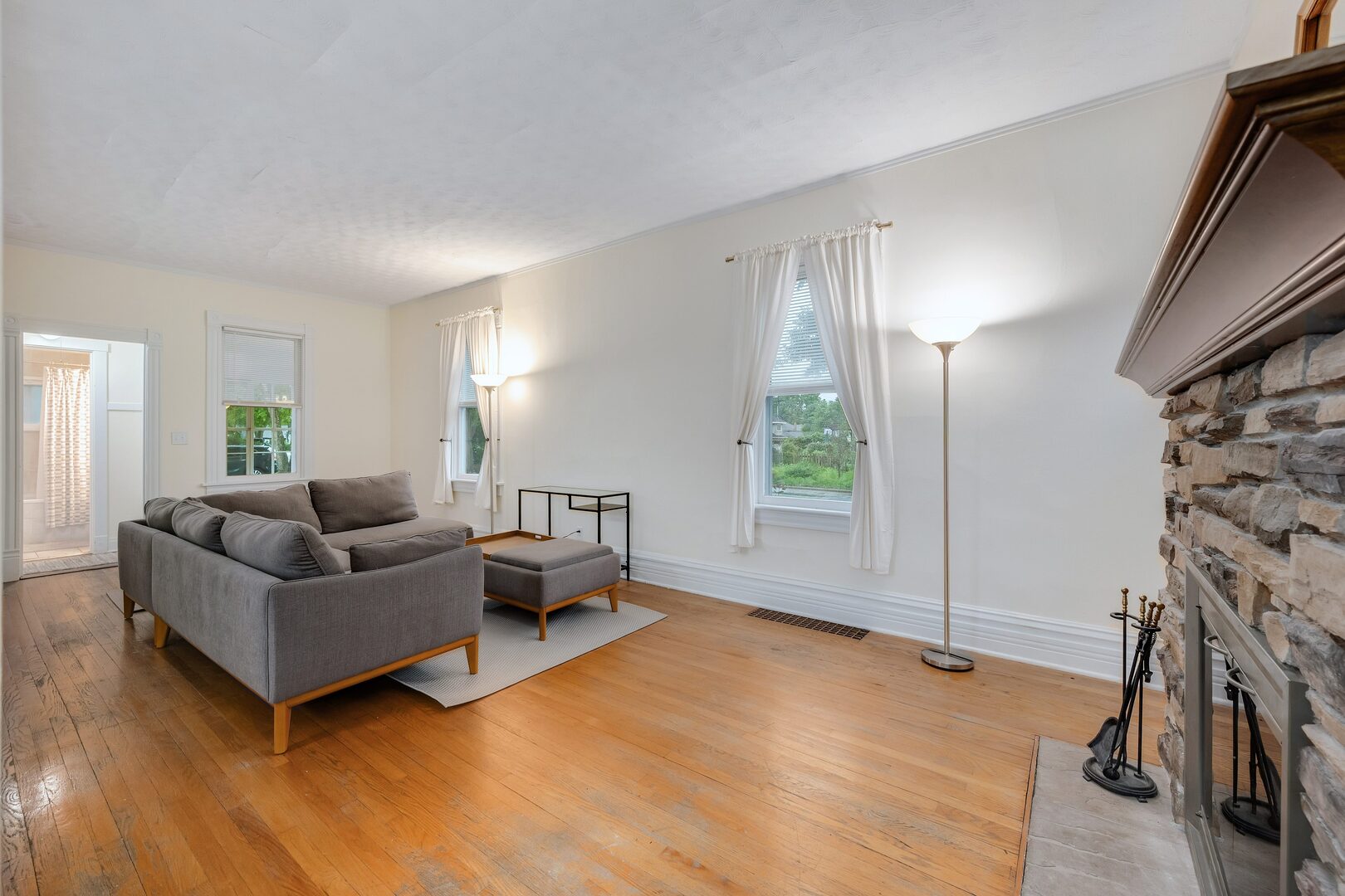 4541 Forest Avenue Property Photo 8