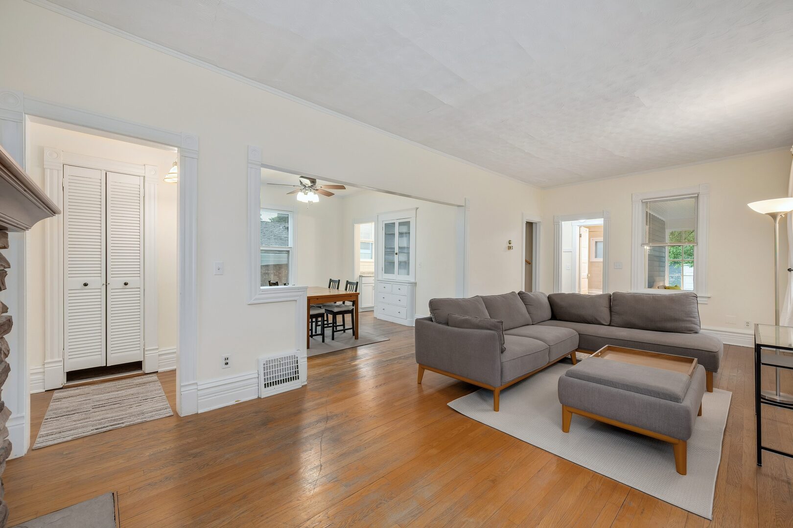 4541 Forest Avenue Property Photo 9