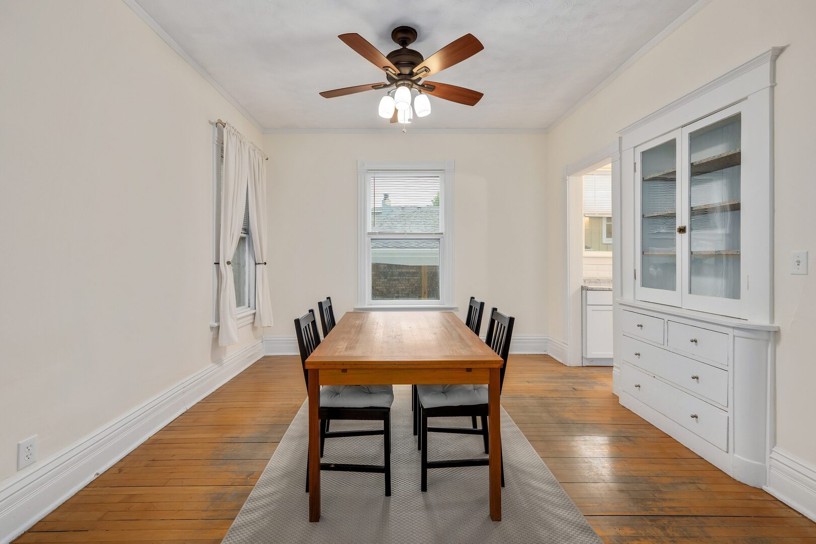 4541 Forest Avenue Property Photo 10