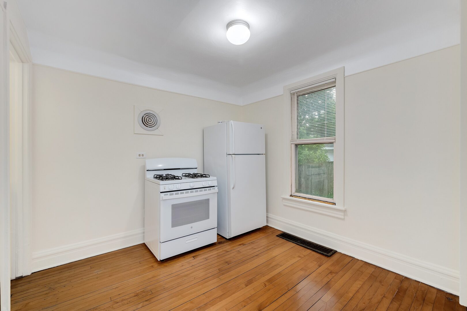 4541 Forest Avenue Property Photo 14