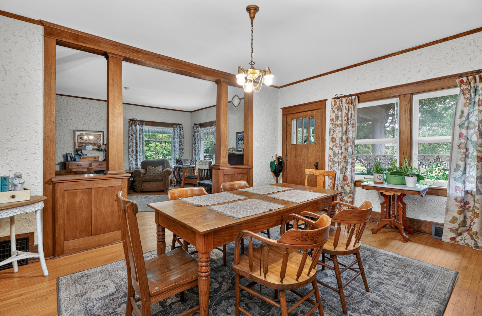 4744 Middaugh Avenue Property Photo 10