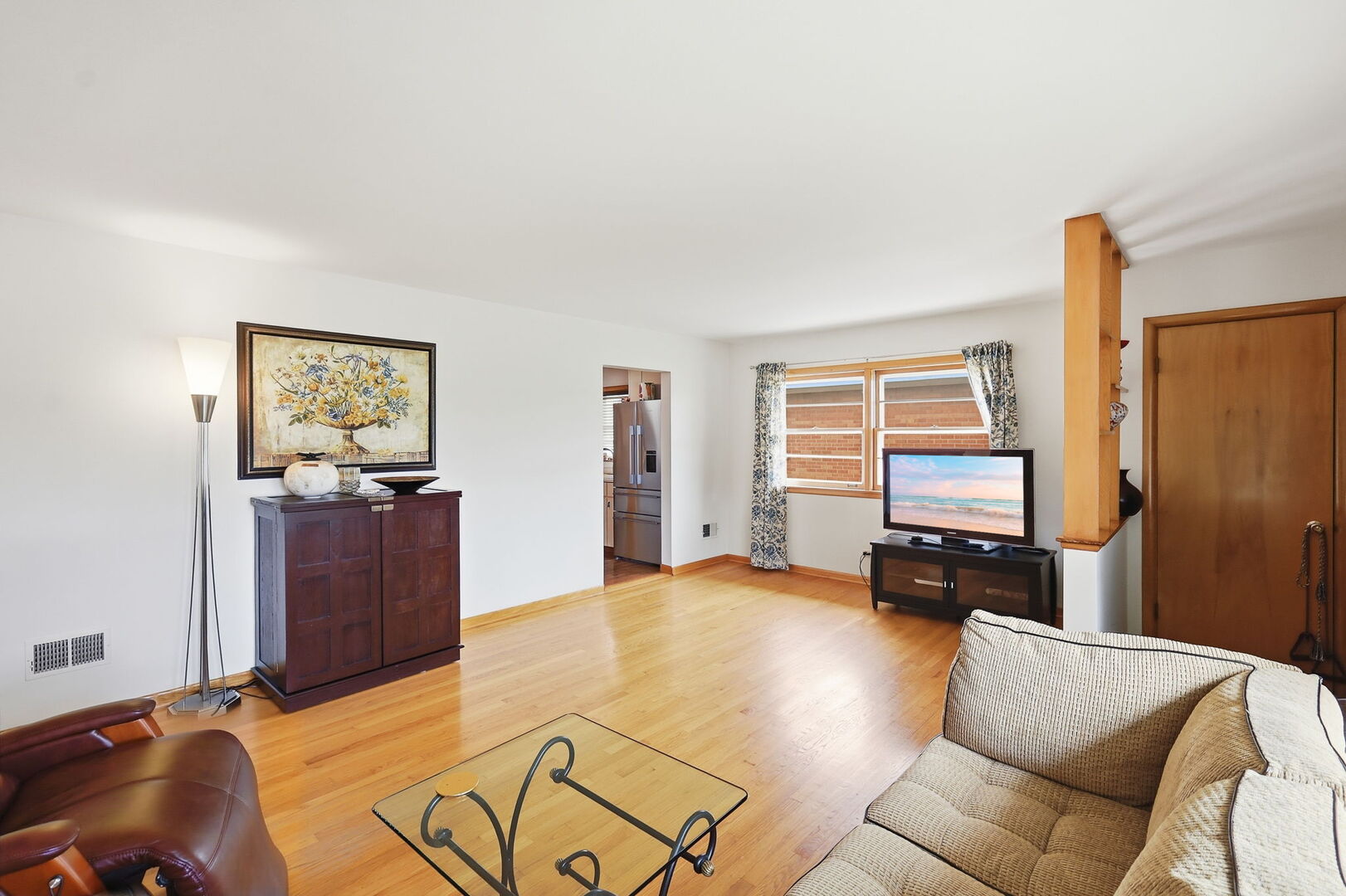 605 Oakton Street Property Photo 6