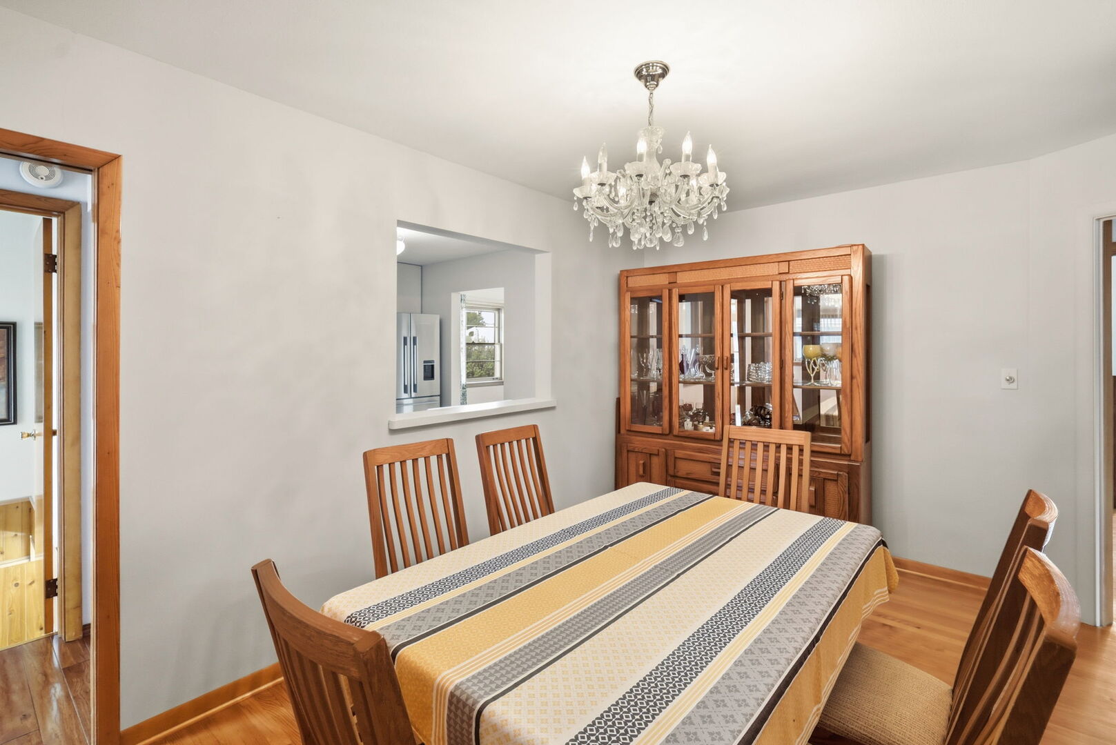 605 Oakton Street Property Photo 10