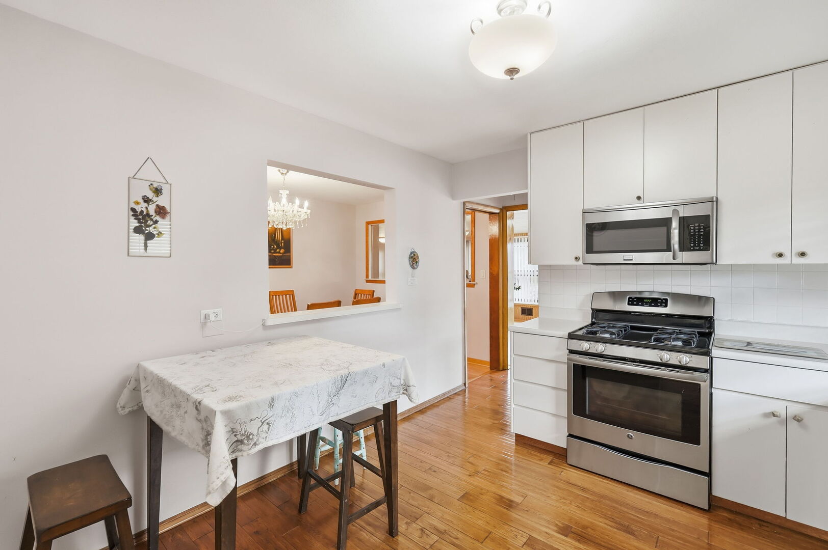 605 Oakton Street Property Photo 13