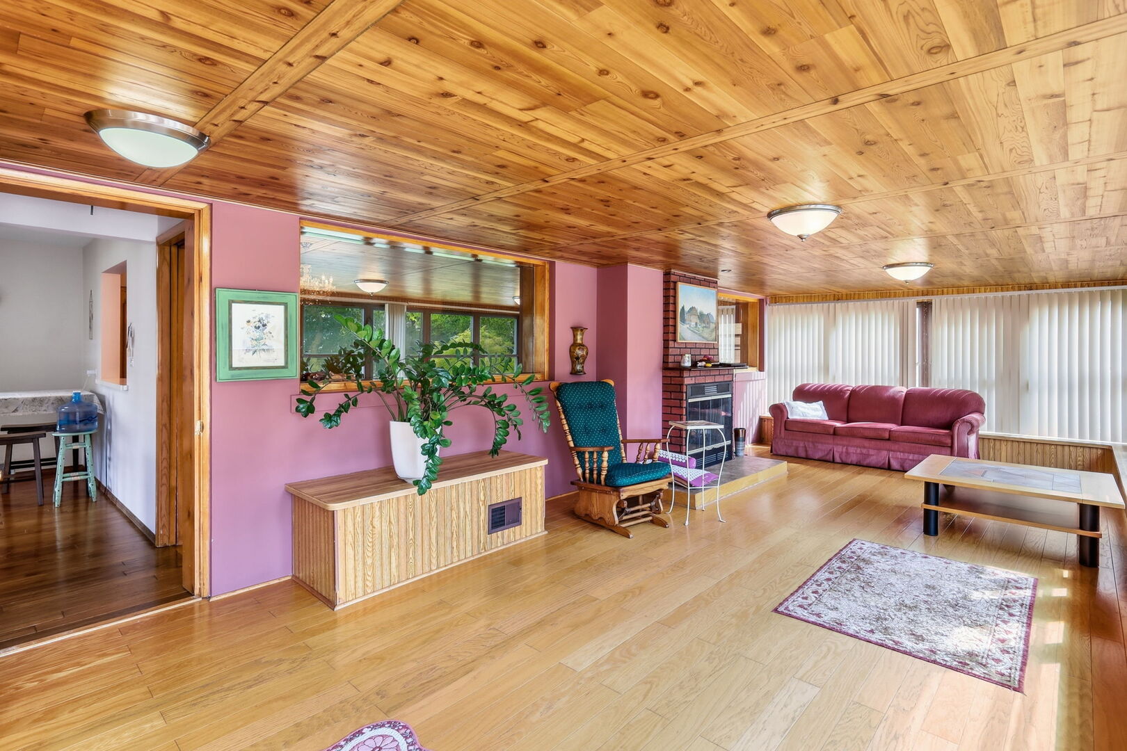 605 Oakton Street Property Photo 16