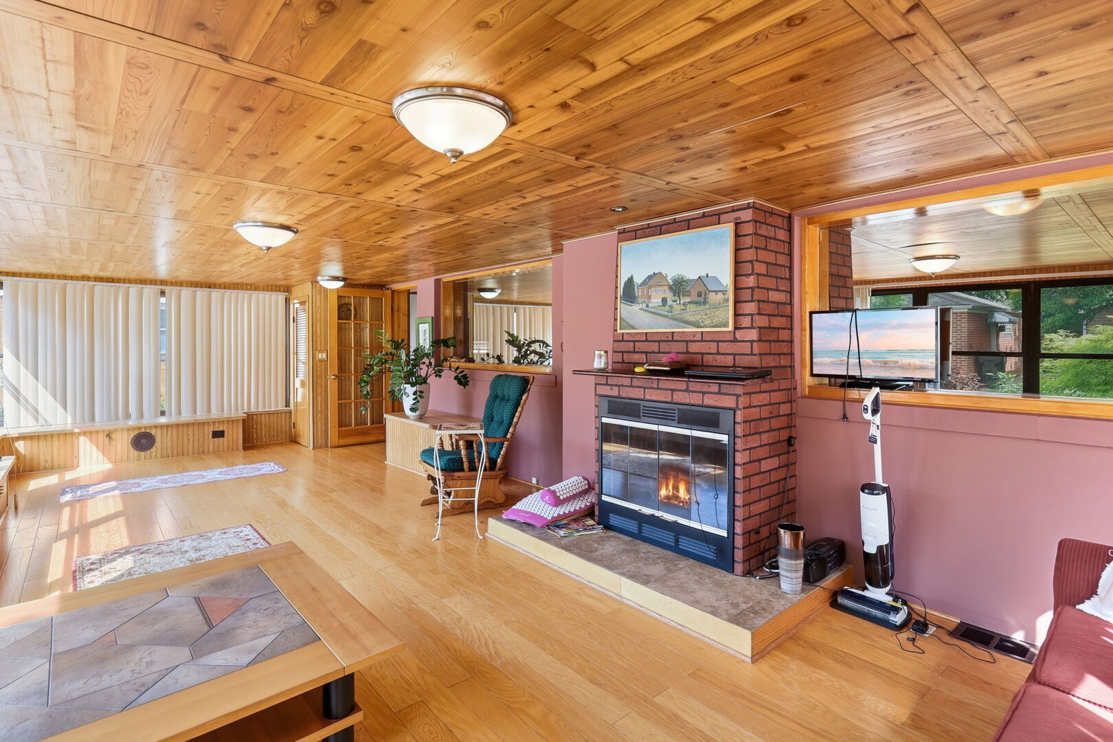 605 Oakton Street Property Photo 19