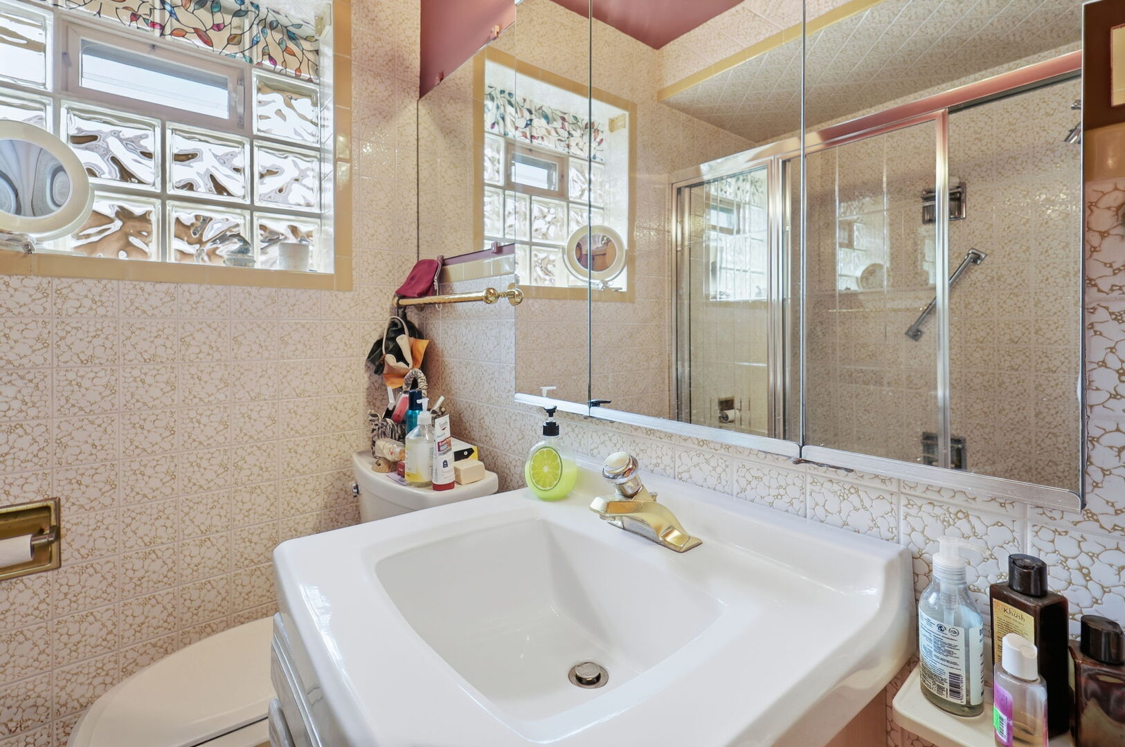 605 Oakton Street Property Photo 30