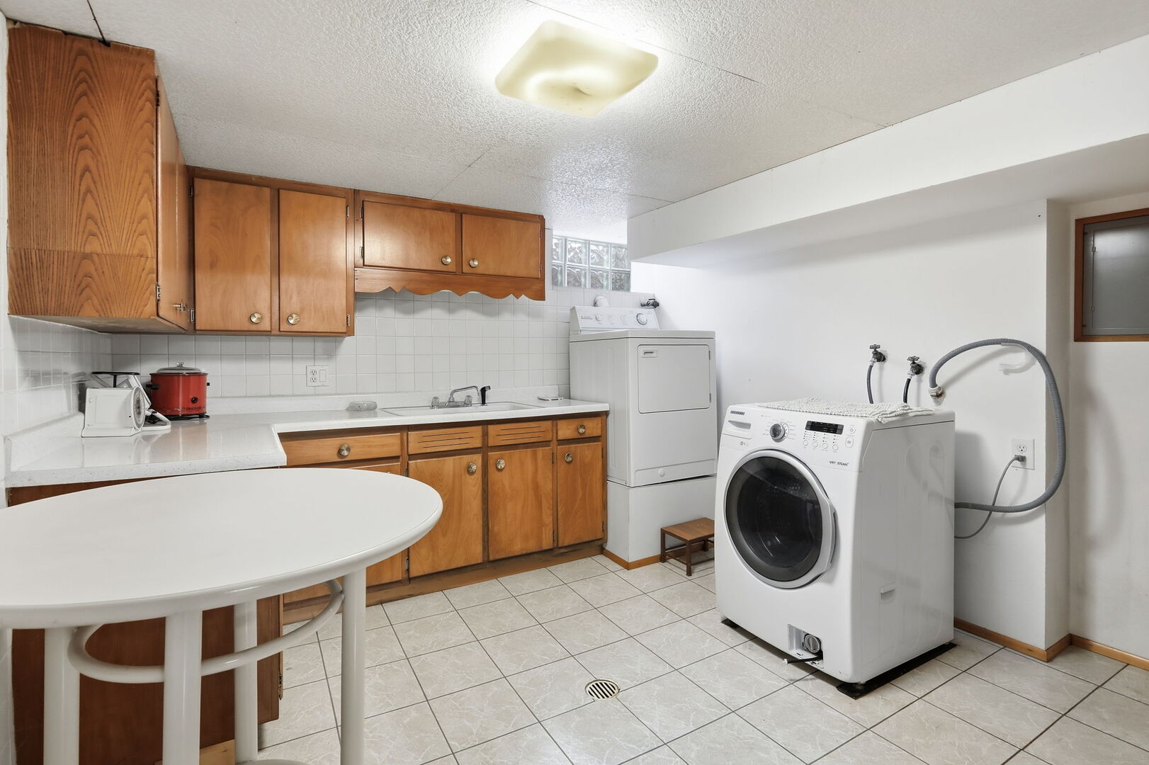 605 Oakton Street Property Photo 36