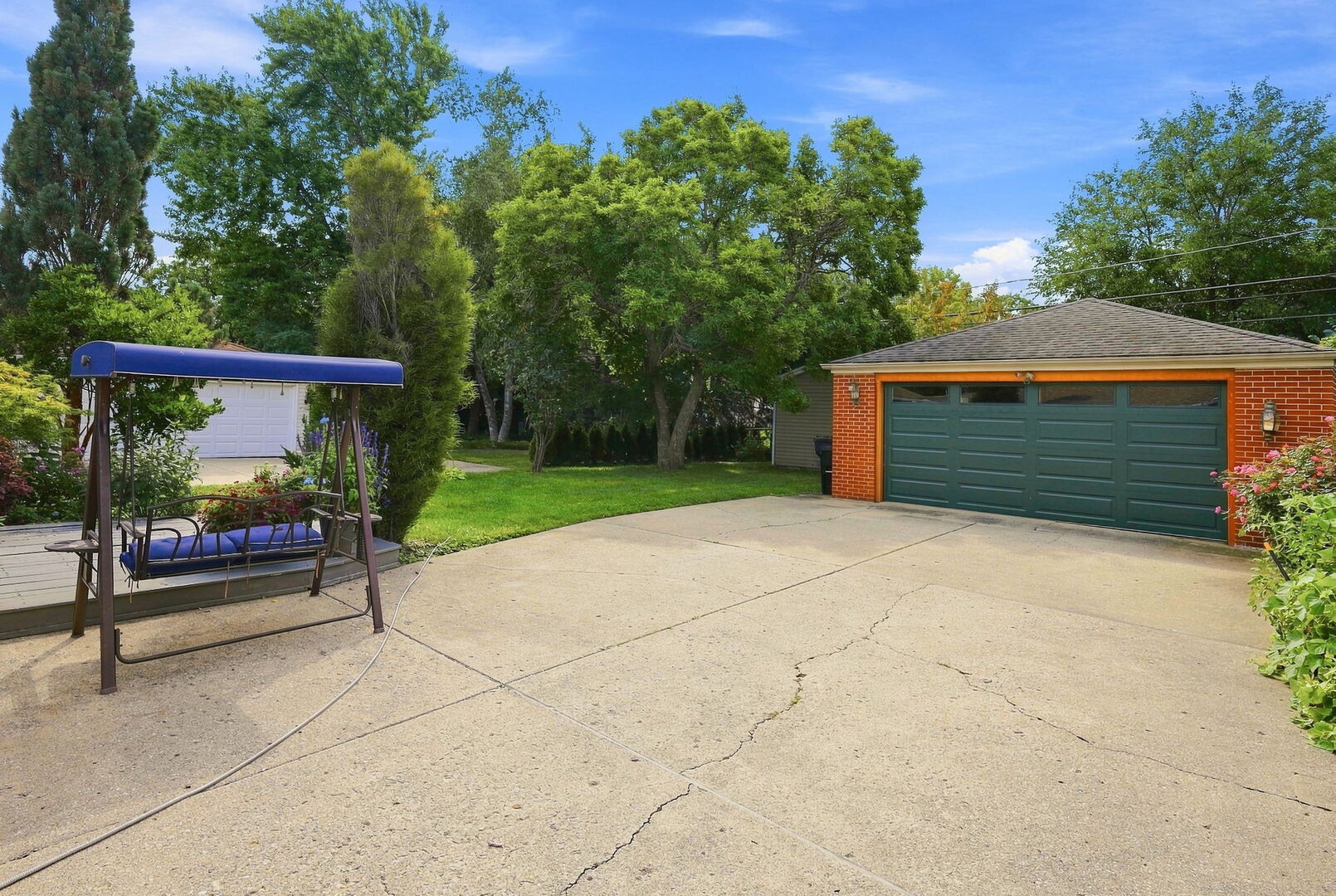605 Oakton Street Property Photo 39