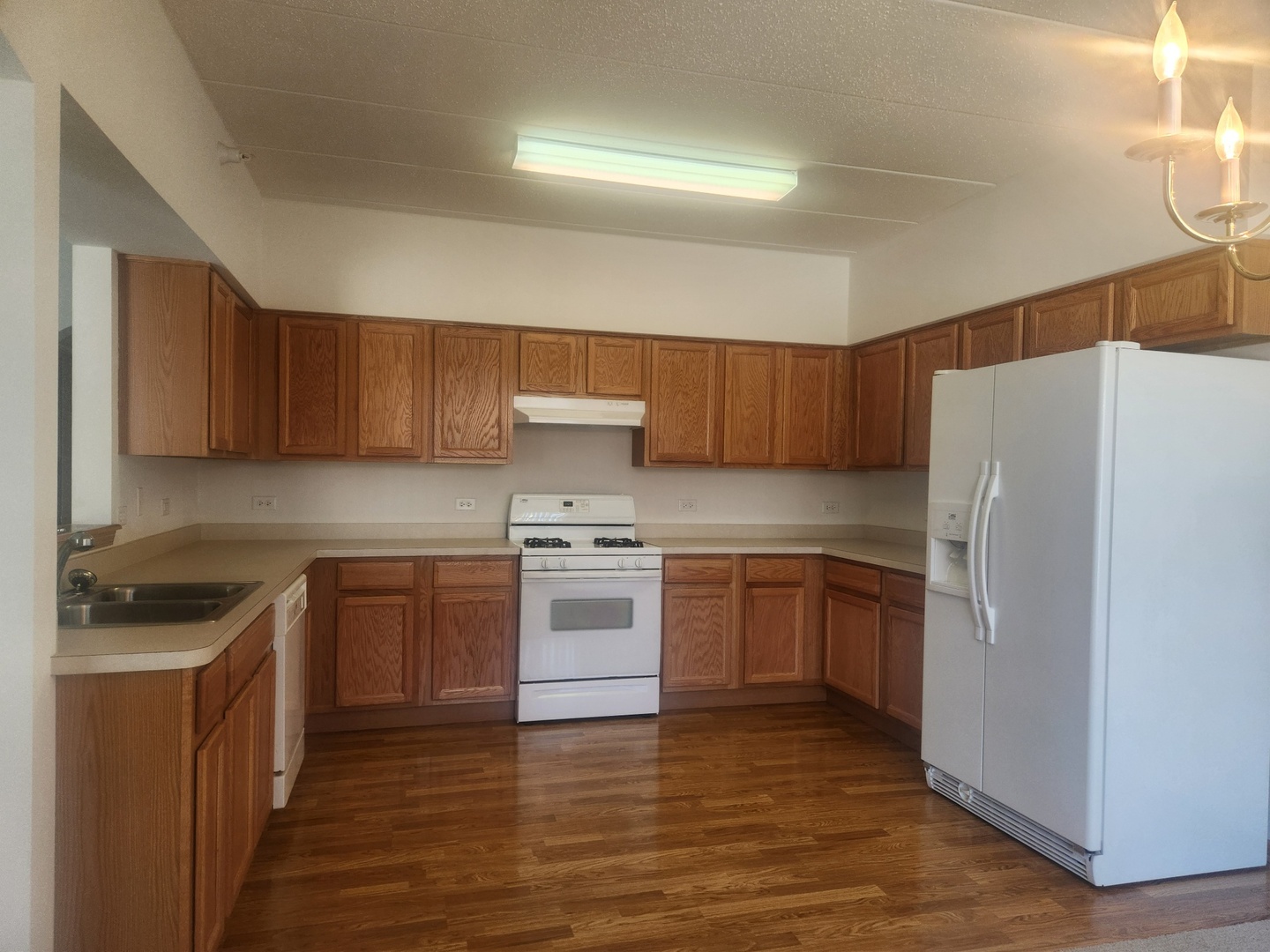 16661 Liberty Circle 2s Property Photo 3