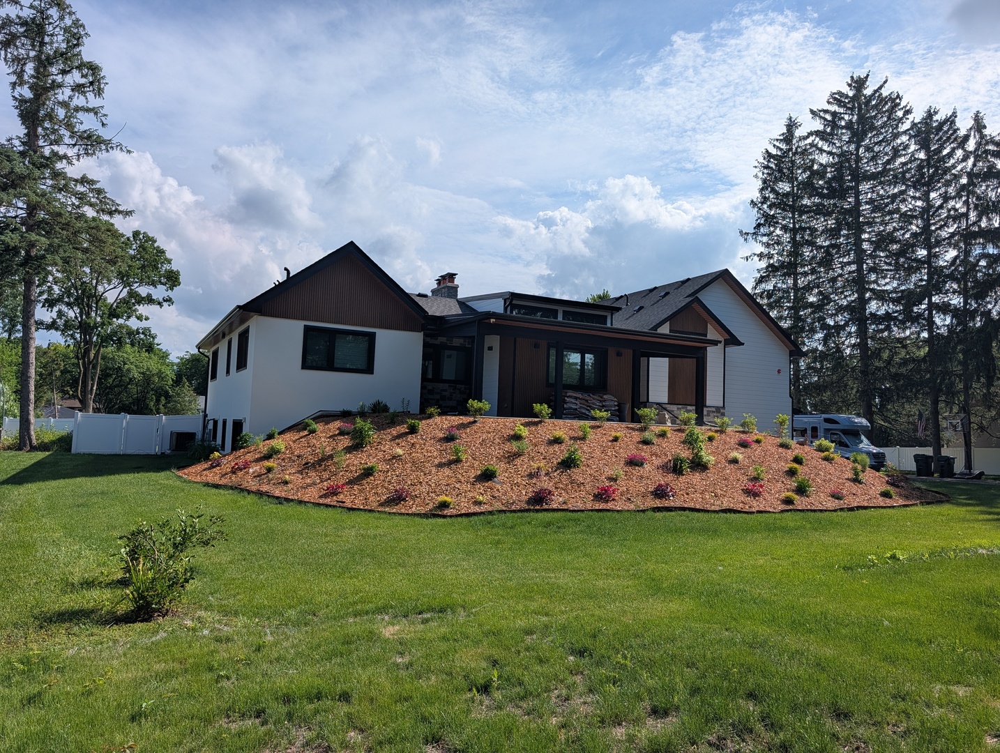 675 W Gilbert Road Property Photo 3