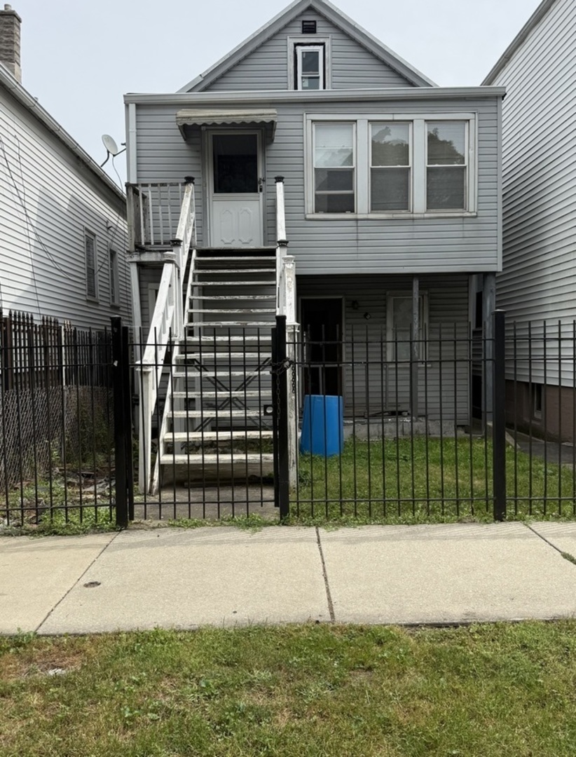 4935 S Wood Street Property Photo 1